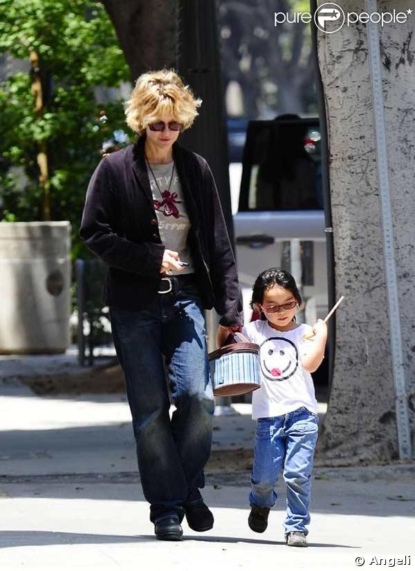 Meg Ryan va chercher sa fille Daisy True à l'école, à Santa Monica