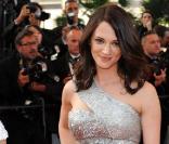 Asia Argento dans une magnifique robe signée Roberto Cavalli <br />