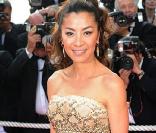 Michelle Yeoh a misé sur le doré et ça lui réussi... Sa robe est signée Cavalli 