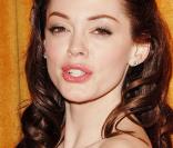 Rose McGowan... tellement belle sur tapis rouge... en rose !