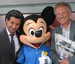 Nelson Monfort et Cyril Hanouna ont reçu Mickey à Roland-Garros