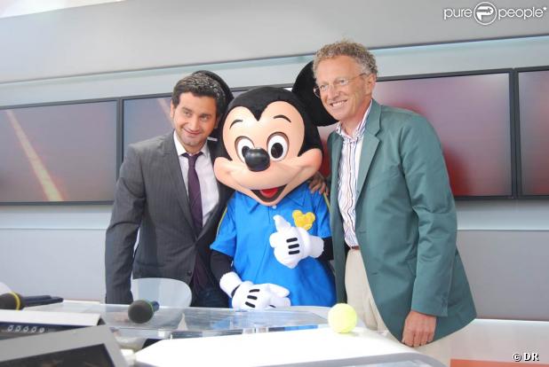 Nelson Monfort et Cyril Hanouna ont reçu Mickey à Roland-Garros