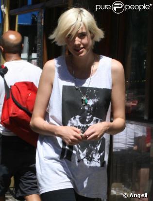Agyness Deyn trop mignonne ce matin à Londres