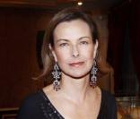 Carole Bouquet à Bordeaux lors d'une vente aux enchères de vin au profit de l'association La Voix de l'enfant le 2 juin 2009