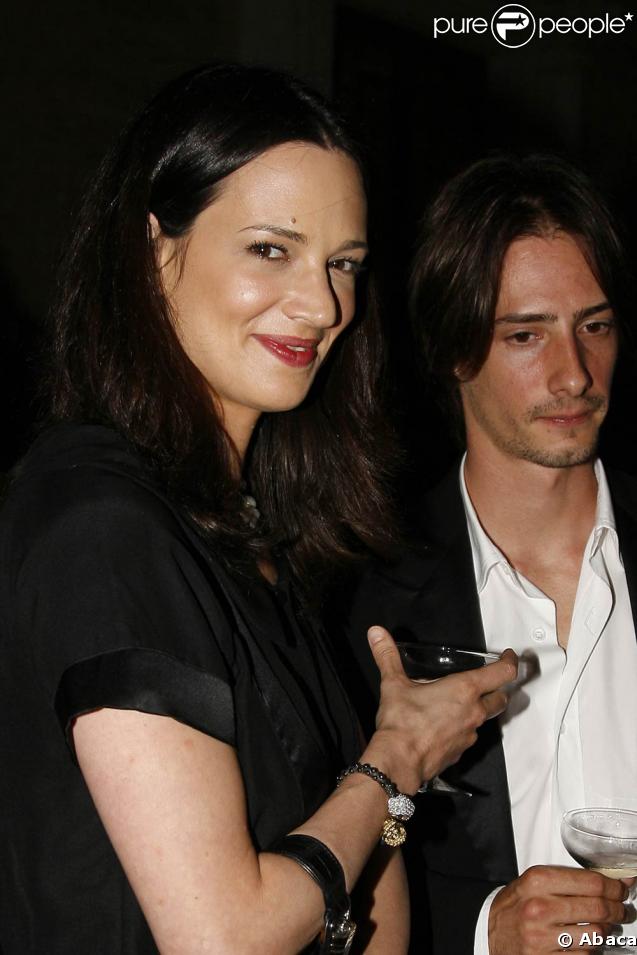 Asia Argento et Michele Civetta, lors du dîner de gala en hommahe à Isabelle Huppert, au Palazzo Farnese, à l'ambassade français de Rome, le 3 juin 2009 !