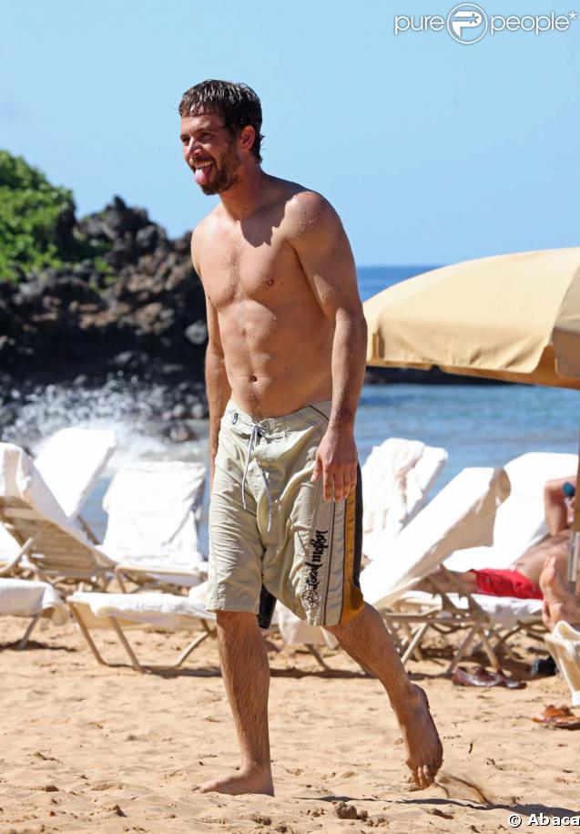 Paul Walker est l'un des hommes les plus sexy ! Quand l'acteur de  Fast and Furious  fait tomber le t-shirt c'est juste... Wahou ! 