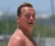 Arnold Schwarzenegger a beau avoir 61 ans, il n'est toujours pas décidé à arrêter la gonflette. Le gouverneur de Californie est passé de  Terminator  à... ridiculator ! 