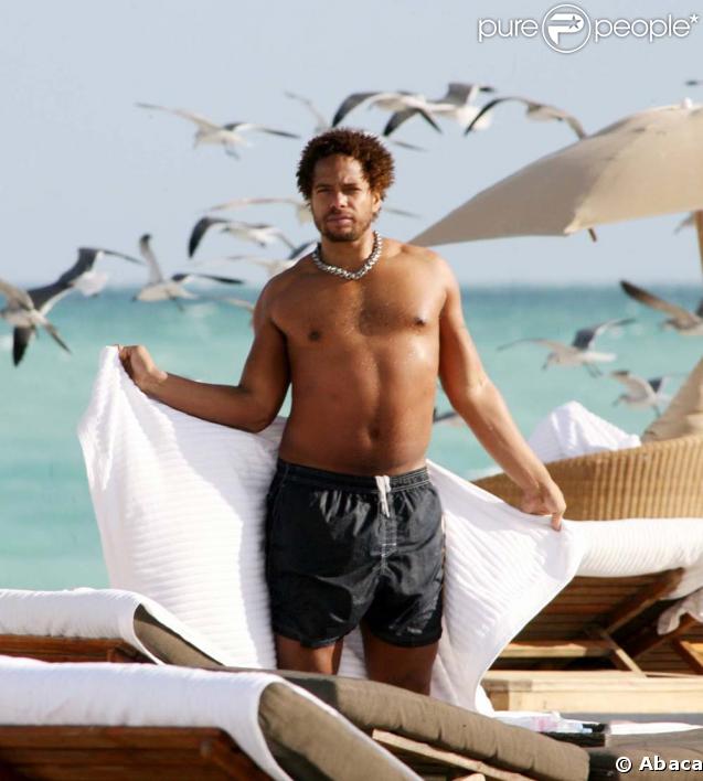 Une chose est sûre, Gary Dourdan n'est pas  Expert  en régime ! Dans la case maillot de bain, l'acteur, habituellement très sexy, peut marquer... dommage ! 