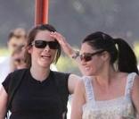 Holly Marie Combs et sa copine Shannen Doherty en mai 2005   