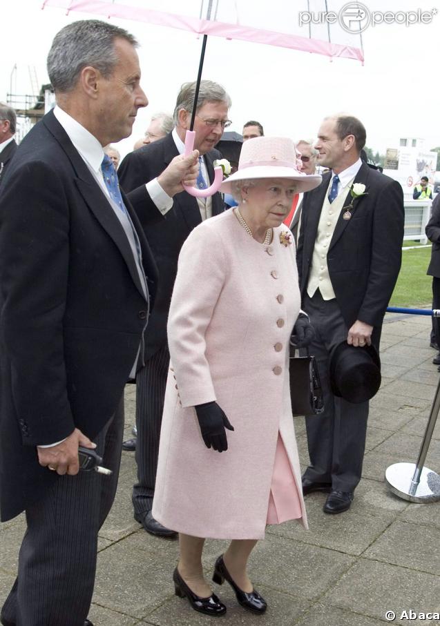 La reine Elizabeth a préféré se rendre au Derby Day qu'à l'autre D-Day, le 6 juin 2009 