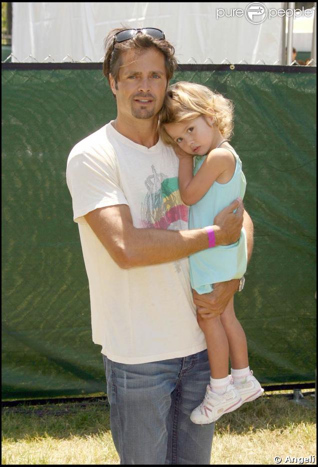 David Charvet et son adorable fille, lors du 20e Time for Heroes Carnival, pour la recherche contre le sida, à Los Angeles, le 7 juin 2009 !