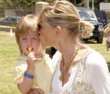 Sharon Stone et ses bouts de chou, lors du 20e Time for Heroes Carnival, pour la recherche contre le sida, à Los Angeles, le 7 juin 2009 !
