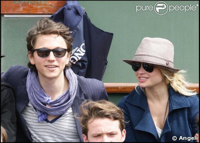 Mélanie Thierry et Raphaël ont assisté à la victoire de Federer hier à Roland-GArros 