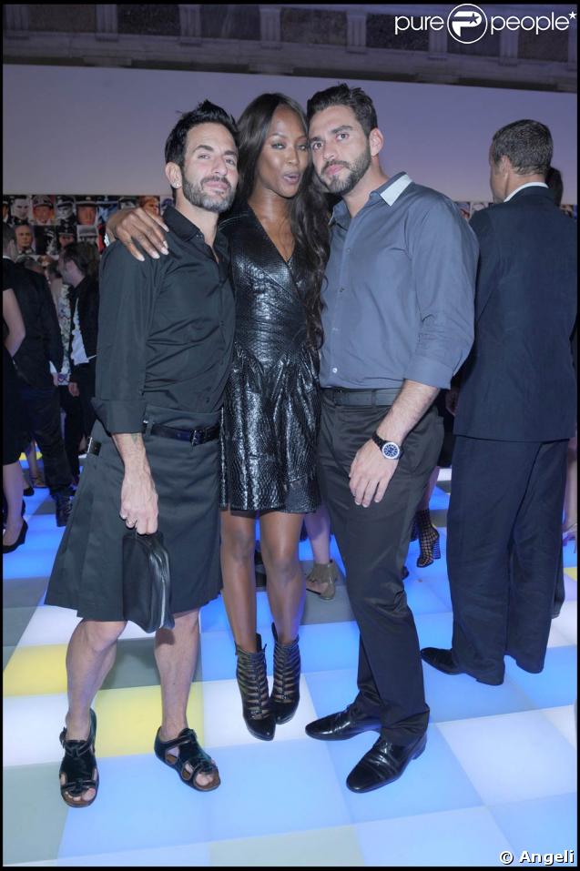Marc Jacobs et son fiancé Lorenzo Martone entourent Naomi Campbell, lors de la soirée Vogue qui s'est tenue pendant la 53e Biennale d'Art de Venise, le 5 juin 2009 !