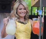 Kelly Ripa, lors de la promotion de l'Electrolux Virtual Lemonade, au Loeb Central Park Boathouse de New York, le 8 juin 2009 !