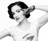 Dita Von Teese tellement glamour ! 