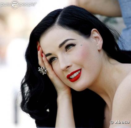 Dita Von Teese très... hot !
