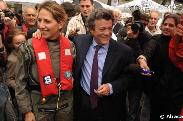 Maud Fontenoy a fait une démonstration de sauvetage en mer sur la Seine, sous les yeux du ministre Jean-Louis Borloo 