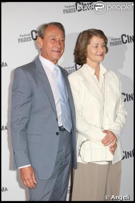 Charlotte Rampling et Bertrand Delanoë lors de la conférence de presse du Festival Paris Cinéma le 12 juin 2009