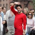 Marc Jacobs en jupe et en rouge : le look du roi de la mode ne passe pas inaperçu !