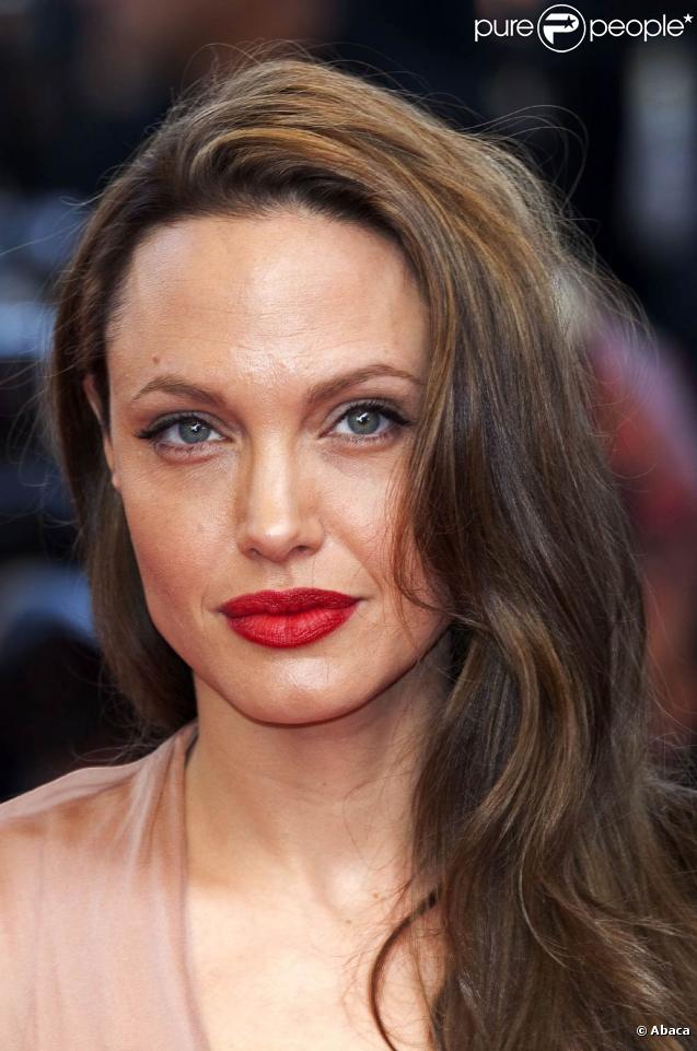 Angelina Jolie... le coeur sur la main pour 