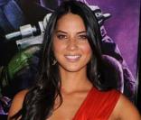 La très jolie Olivia Munn...