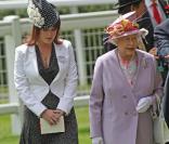 Meeting Royal d'Ascot 2009 : la princesse Eugenie et sa grand-mère, la reine. 