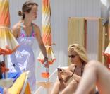 La belle Michelle Hunziker, lors de vacances à Varigotti, en Italie, le 21 juin 2009 ! 