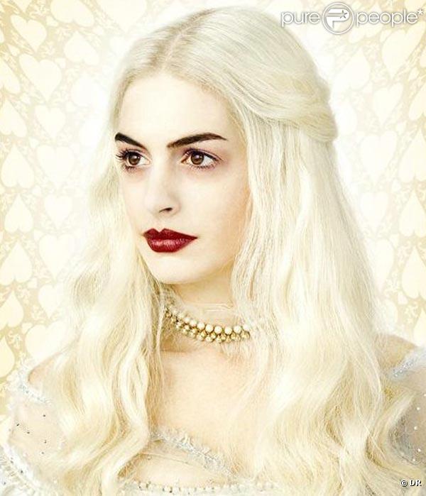 La charmante Anne Hathaway en Reine Blanche pour le 
