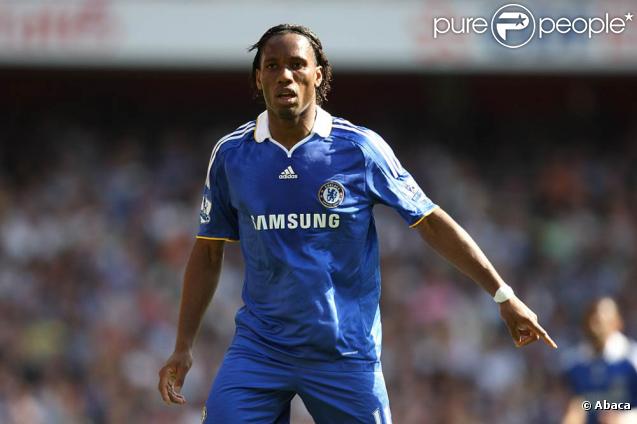 Didier Drogba chausse les crampons pour la bonne cause...