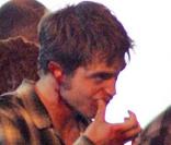 Robert Pattinson, le visage en sang sur le tournage du film Remember Me, à New York.