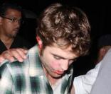 Robert Pattinson, le visage en sang sur le tournage du film Remember Me, à New York.