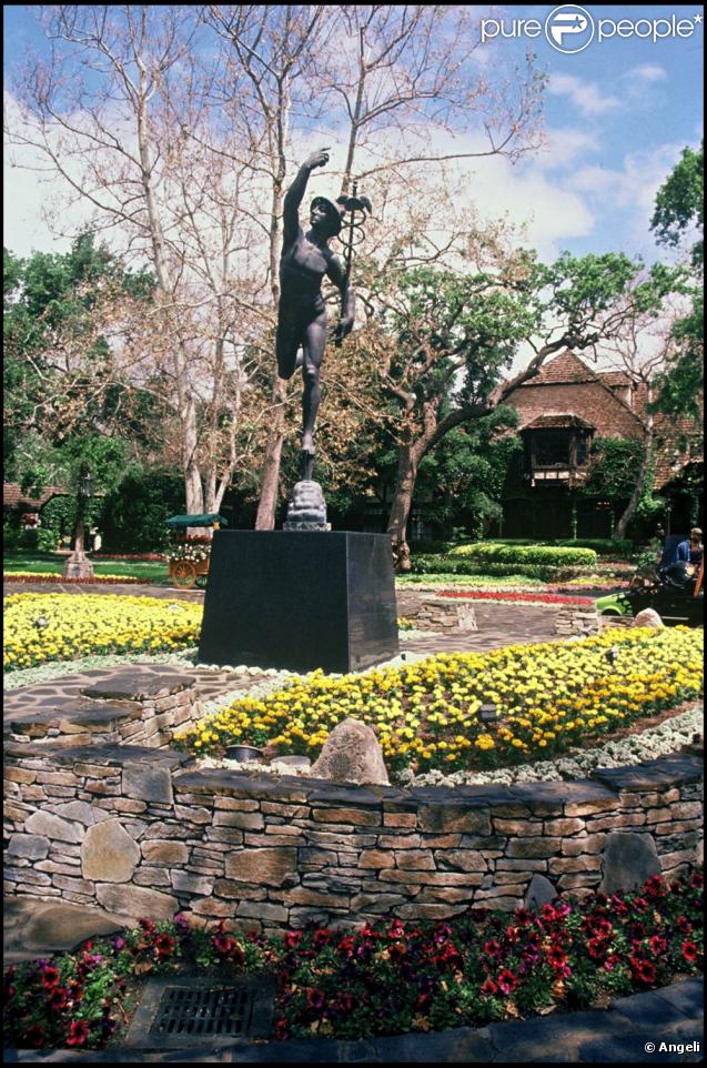 Michael Jackson ne sera pas enterré à Neverland, la justice n'ayant accordé de passe-droit concernant l'inhumation de défunts dans des résidences privées