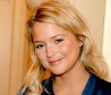 Virginie Efira présentatrice de la Nouvelle Star .