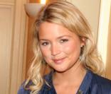 Virginie Efira présentatrice de la Nouvelle Star .