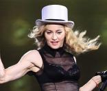 Madonna sur scène pour le Stick & Sweet Tour