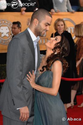 Eva Longoria et Tony Parker, encore sur un tapis rouge et encore collés-serrés ! En 2007 lors des SAG Awards.