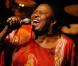 Miriam Makeba, la voix sud-africaine, en concert.
