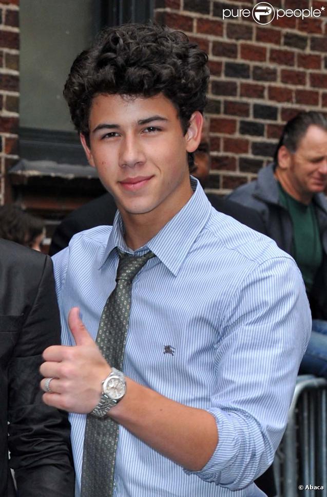 http://static1.purepeople.com/articles/8/35/33/8/@/246800-nick-jonas-des-jonas-brothers-637x0-3.jpg