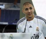 Karim Benzema présenté aux supporters de son nouveau club, le Real Madrid, le 9 juillet 2009.