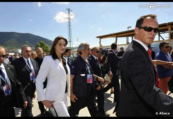 Carla Bruni à L'Aquila le 10 juillet 