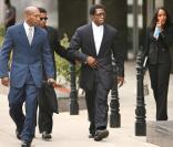 Wesley Snipes 'jovial' à la sortie du tribunal qui le juge pour évasion fiscale