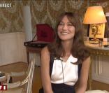 Carla Bruni reçoit Jean-Claude Narcy dans son bureau de l'Elysée, juste avant la garden party.