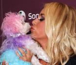 Aubrey O'Day et Woofy... très sexy sur tapis rouge !