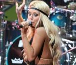 Aubrey O'Day... très hot en live !