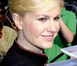 Anna Paquin à la sortie du Late Show with David Letterman, au Ed Sullivan Theatre, à New York, le 16 juillet 2009 !