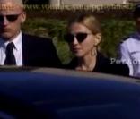 Un extrait du journal télévisé de 20h de France 2 du 19 juillet 2009 sur l'arrivée de Madonna à Marseille rendant visite aux blessés et aux familles des victimes de l'effondrement du stade du Vélodrome où devait se dérouler son concert.