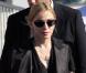 Madonna arrivant à Marseille le 19 juillet 2009 avec sa famille pour rendre visite aux proches de victimes et aux blessés de l'accident du Stade Vélodrome où devait se dérouler son concert