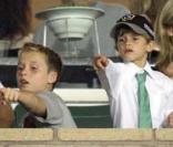 Les trois fils Beckham, Cruz, Brooklyn et Romeo, au côté de Connor Anthony Cruise 