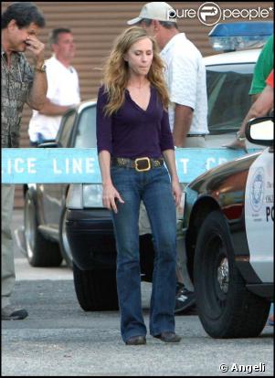 Holly Hunter en tournage pour l'émission  Saving Grace  à Los Angeles